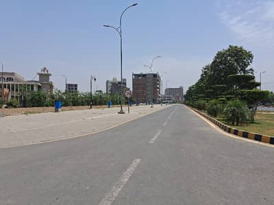 24 Marla Corner Plus Pair Plot 3 Plot Facing Raiwind For Sale Hot Location