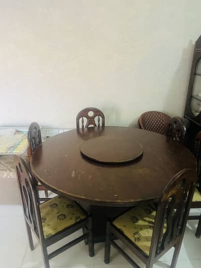 6 Seater Dining table Lavish Condition For Sale