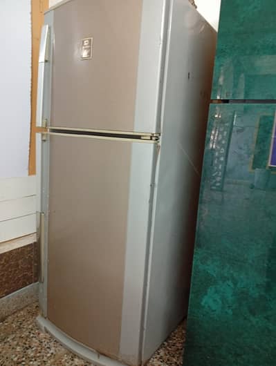 dawlance large size fridge