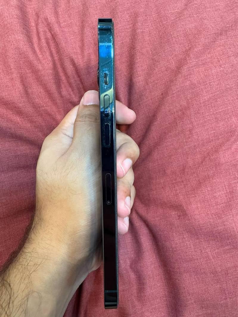 Apple iPhone 12 Pro Max 4