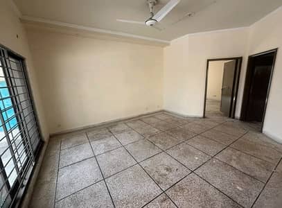 Prime Location Upper Portion For rent In Lahore