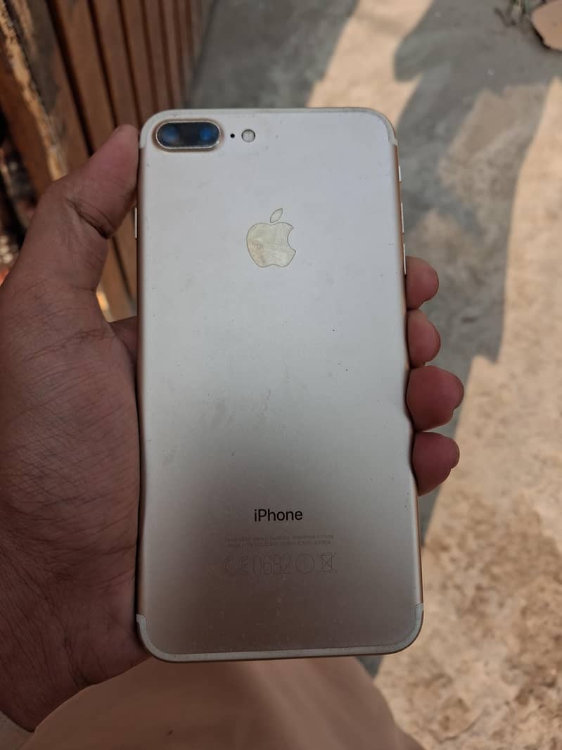 Apple iPhone 7 Plus 0