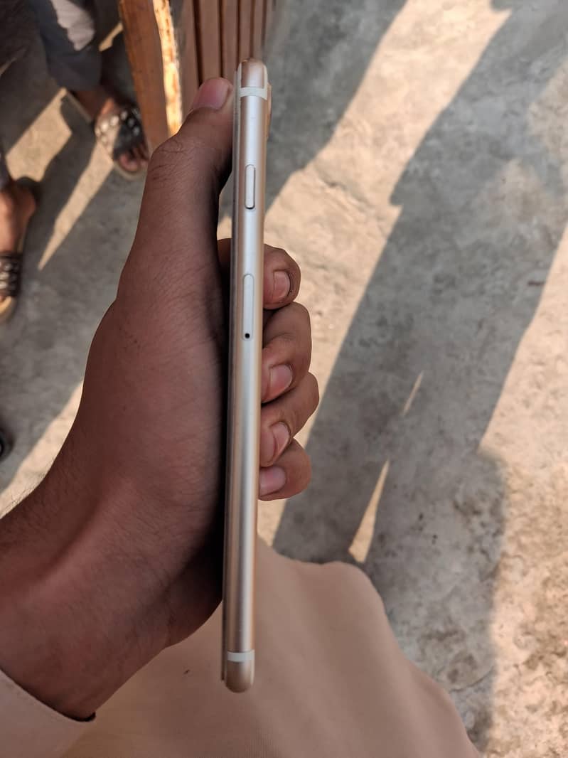 Apple iPhone 7 Plus 3