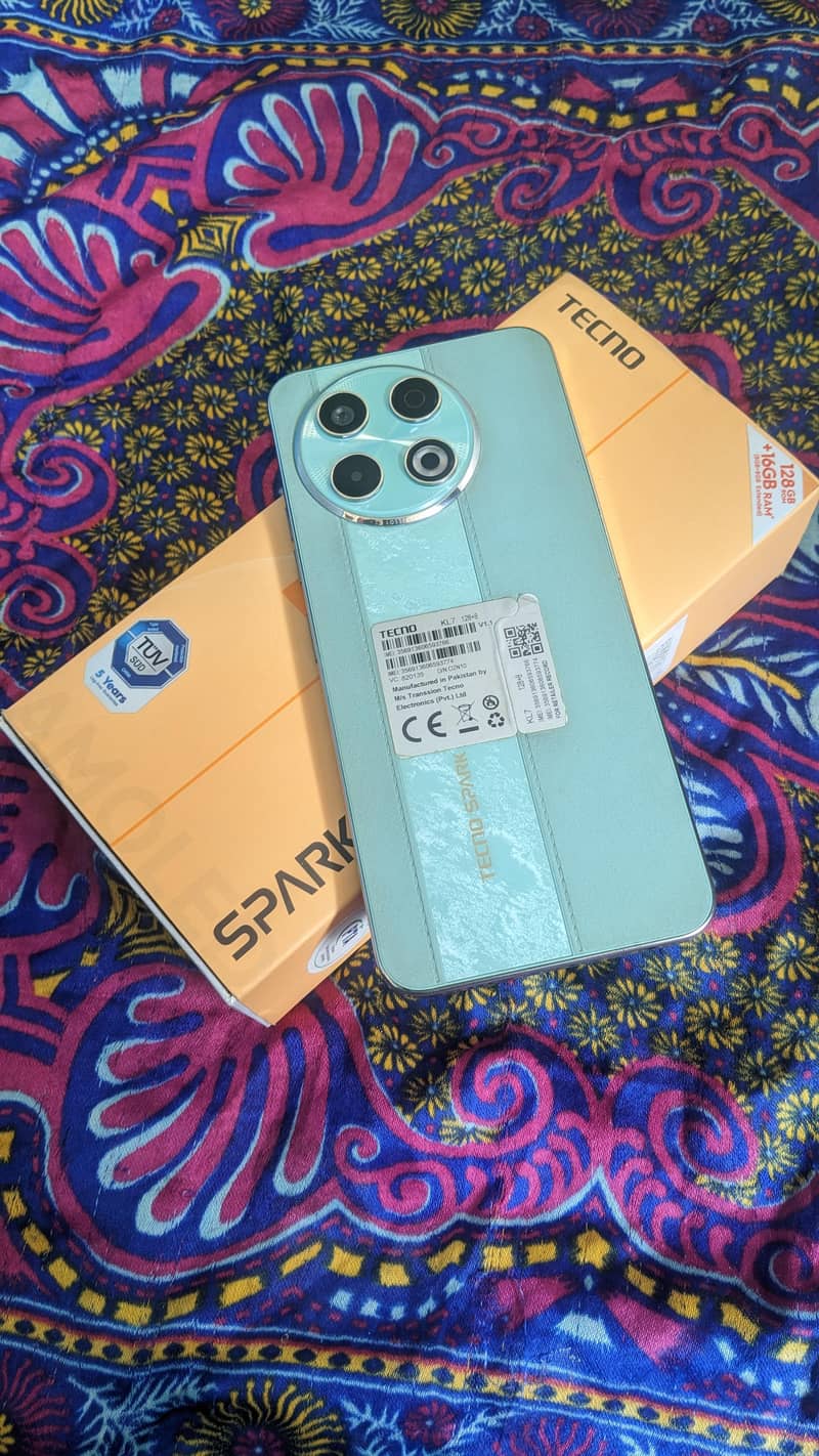 Tecno SPARK 30 Pro 0