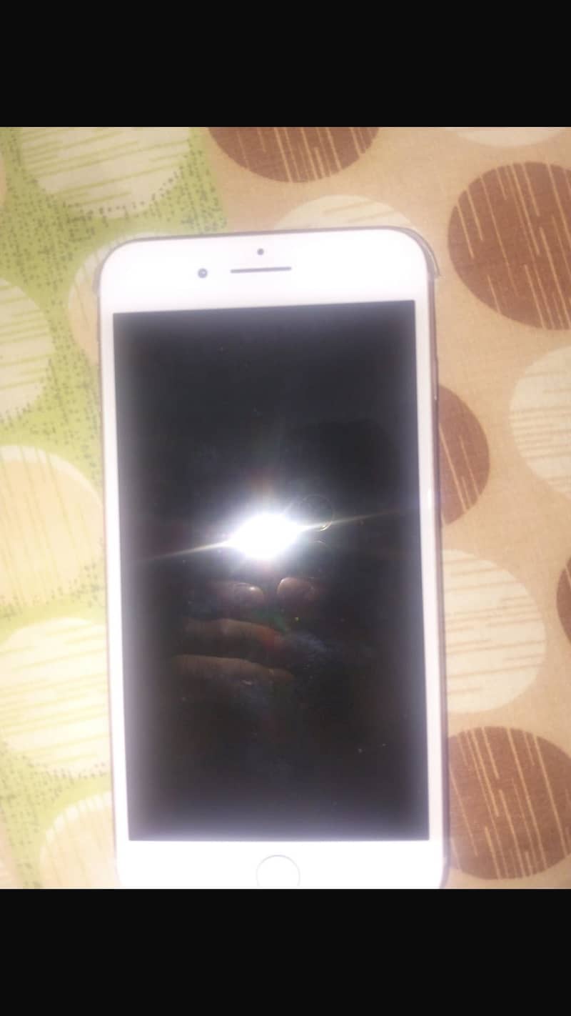 Apple iPhone 8 Plus 1