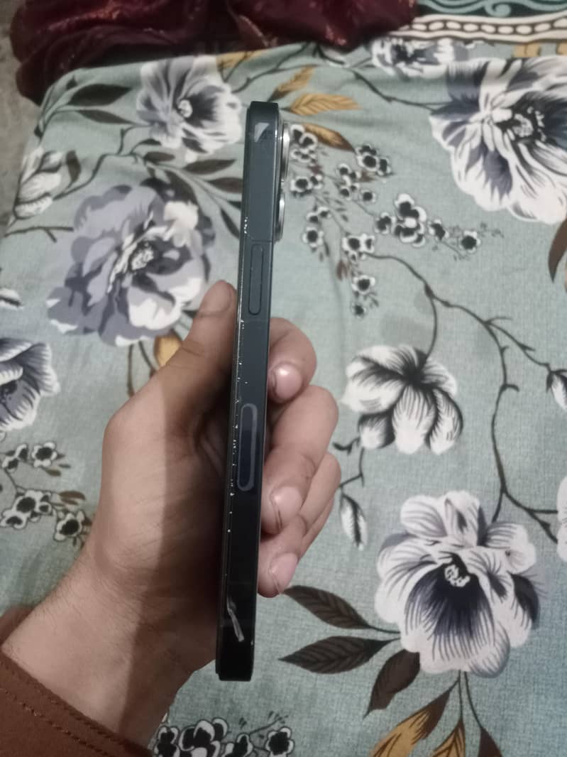 Apple iPhone 13jv 5