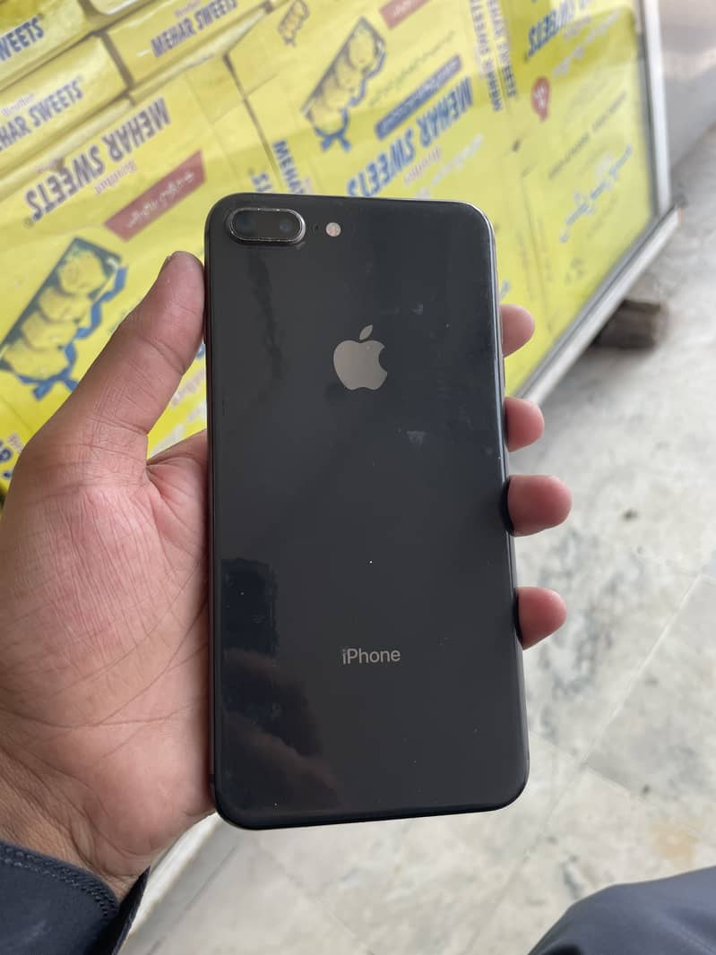 Apple iPhone 8 Plus 5