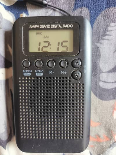 AM/FM 2 BAND Radio frequency range is for Am 522_ 1710 kHZ and FM 64