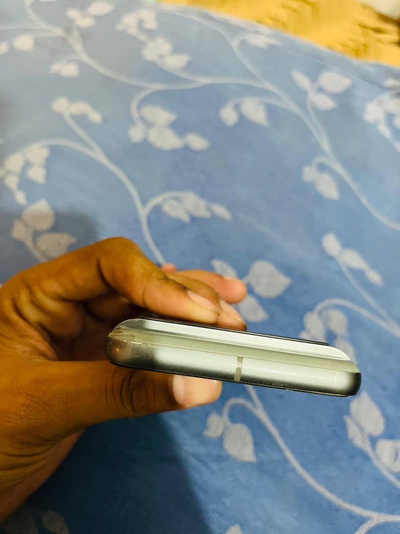Google Pixel 8 5