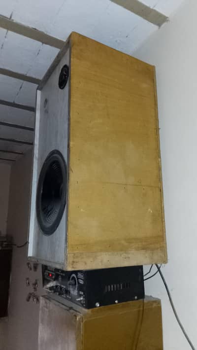12 inch woffer sepeekr for sale urgent with amplifier 500 watts