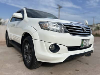 Toyota Fortuner 2015