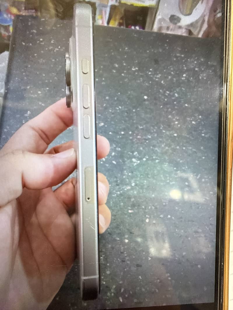 Apple iPhone 16 Pro 5