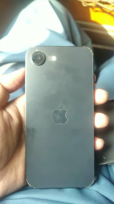 Apple iPhone 16e