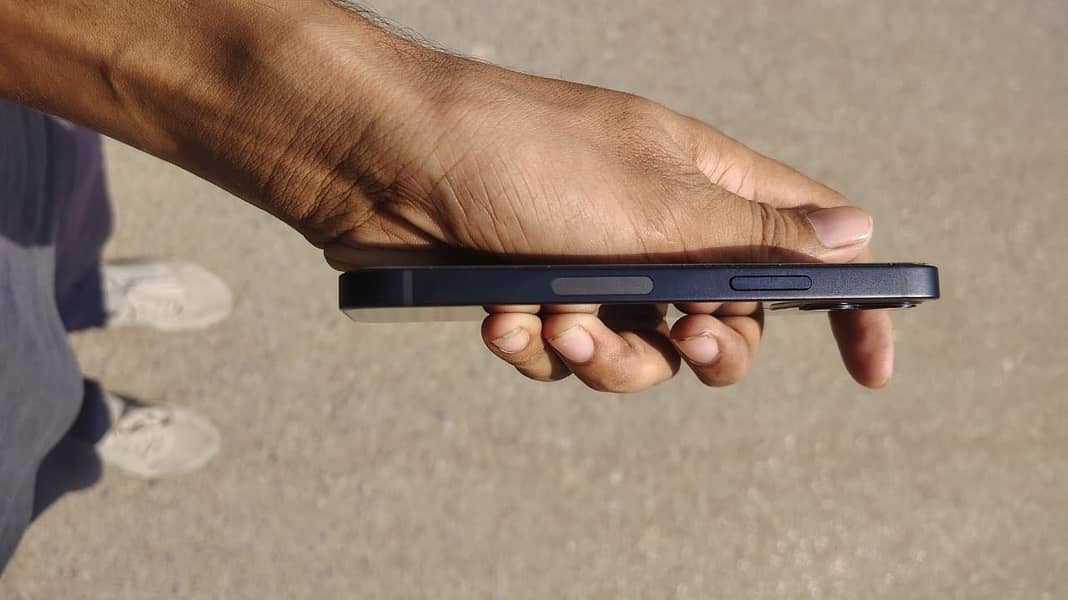 Apple iPhone 12 mini 1