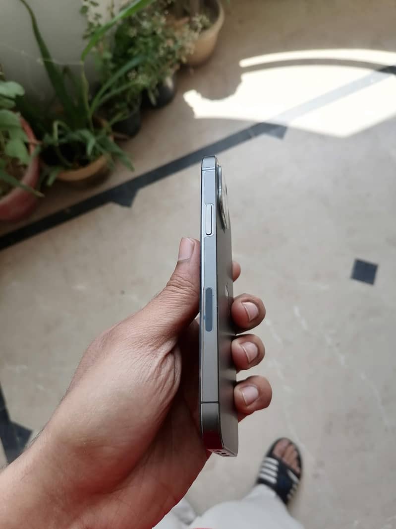 Apple iPhone 12 Pro 1