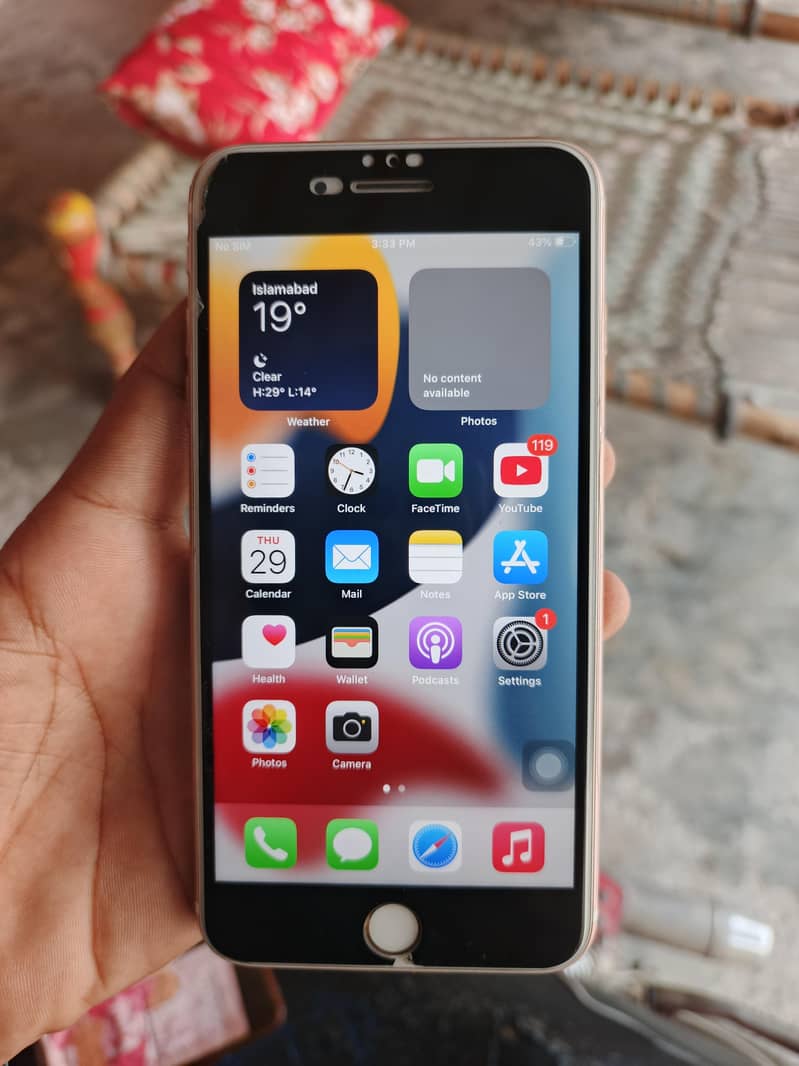 Apple iPhone 7 Plus 1