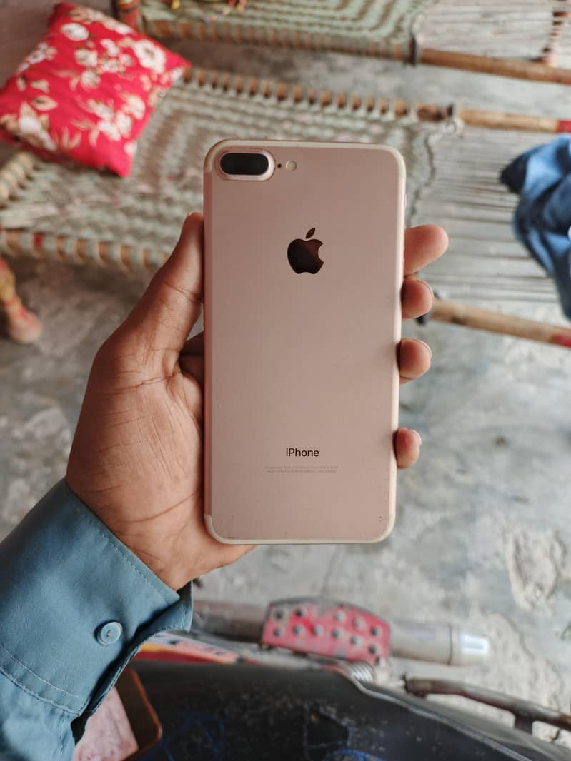 Apple iPhone 7 Plus 6