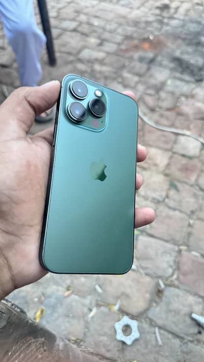 Apple iPhone 13 Pro. 10/10