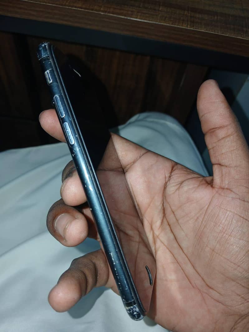 Apple iPhone 7 Plus 9