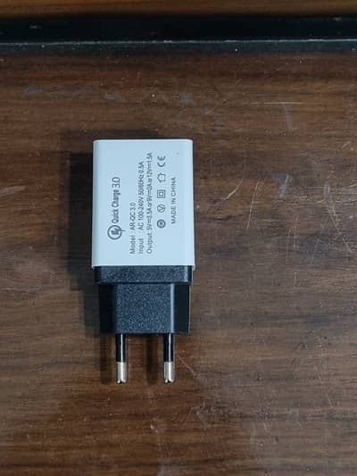 QC Charger 18W Single Port USB Rectangle Shape Charger