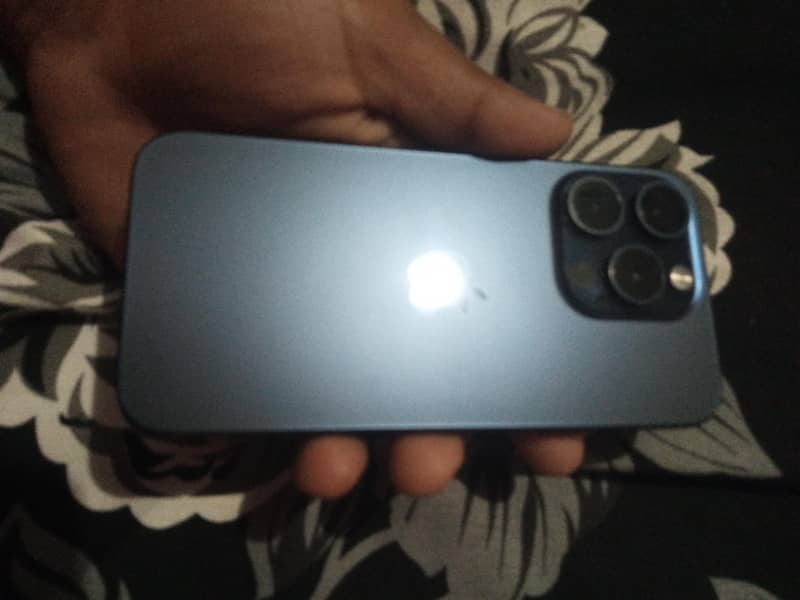 Apple iPhone 15 Pro(Jv) 0