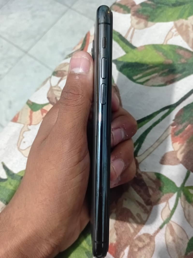 Apple iPhone 11 1