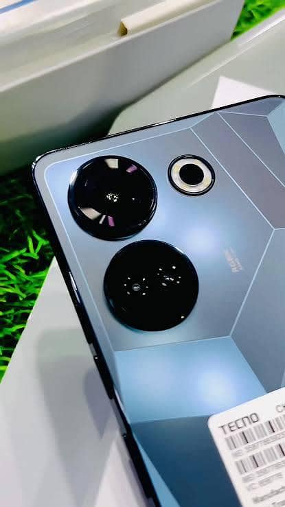 Tecno CAMON 20 0