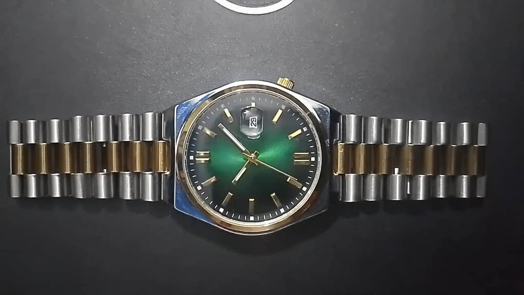 Green Dial Watch DATE/TIME WORKING 0
