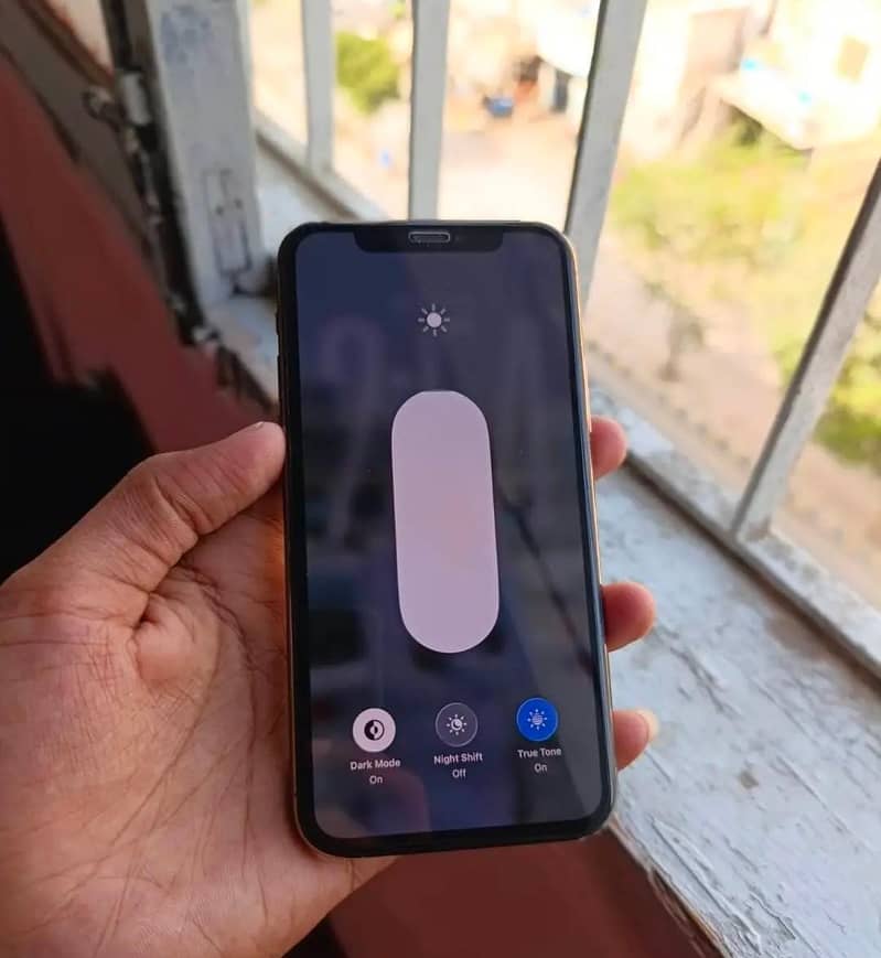 Apple iPhone 11 4