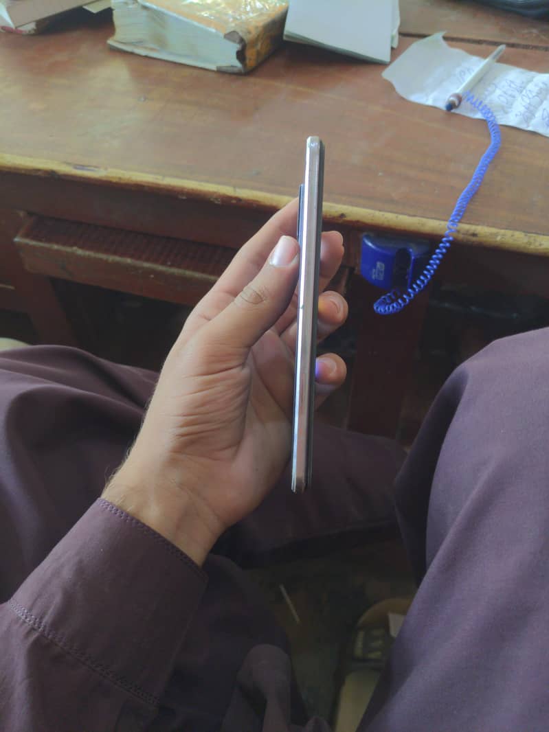 Vivo V21 1