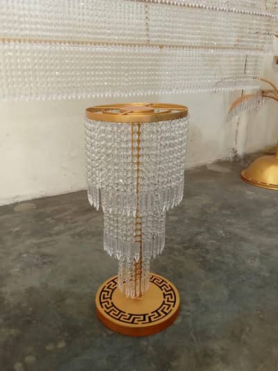 even decor k tamam saman crystal or plastic ma order pr tyar kiya jata