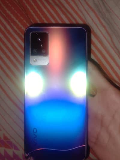 Vivo V21