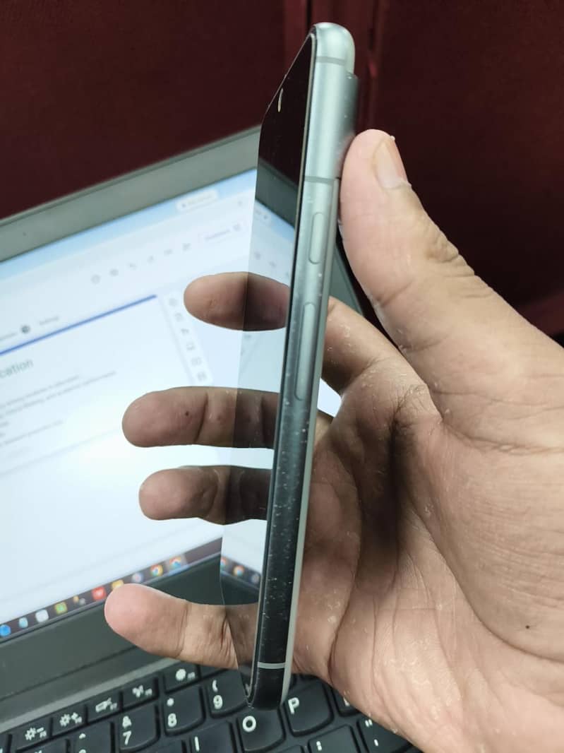 Google Pixel 8 4