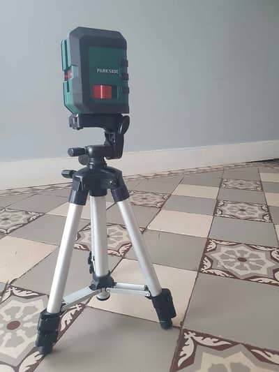 Parkside self leveling with tripod