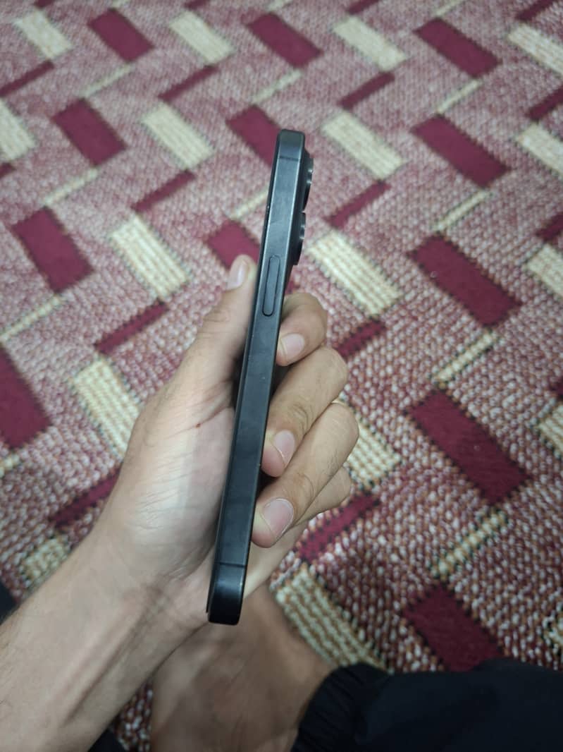 Apple iPhone 15 Pro 1