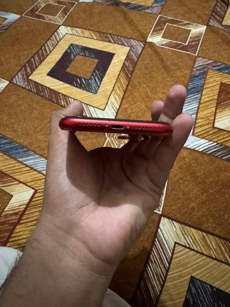 Apple iPhone 11 4