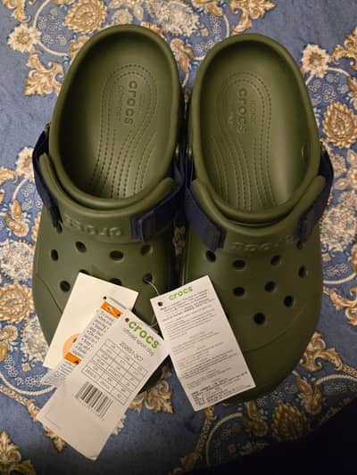 Crocs slippers 100% original for sale. Size 43-44
