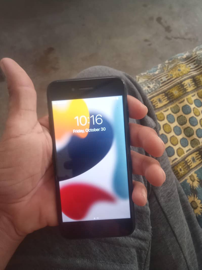 Apple iPhone 7 3