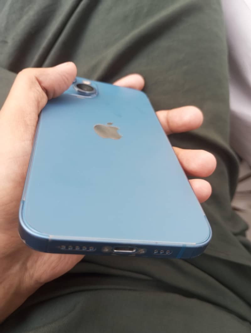 Apple iPhone 13 1