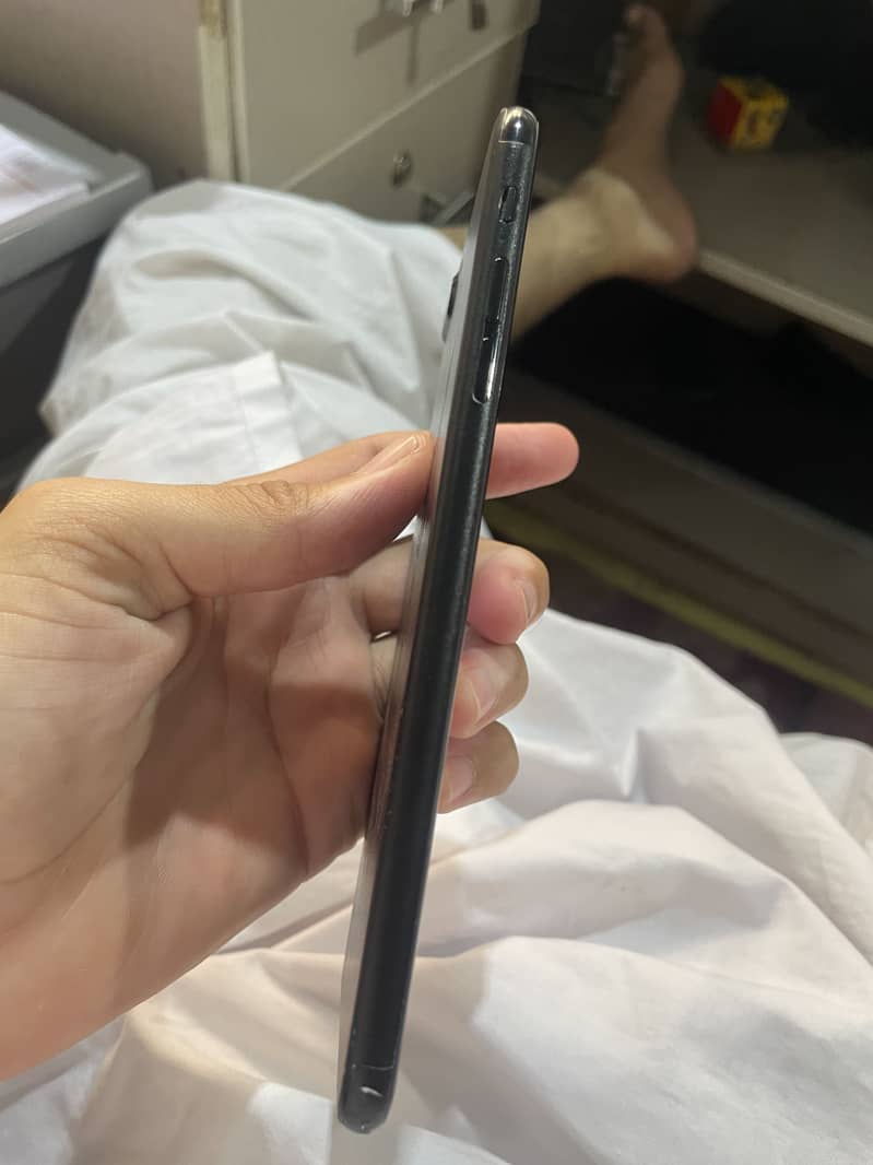 Apple iPhone 7 Plus 4