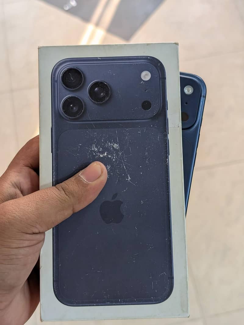 Apple iPhone 17 Pro Max 0