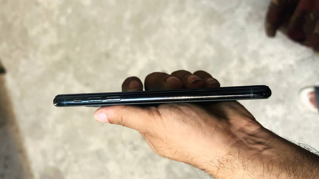Apple iPhone 11 Pro Max 1