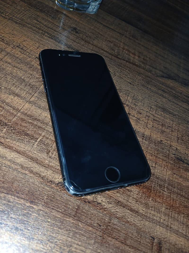 Apple iPhone 7 Plus 1