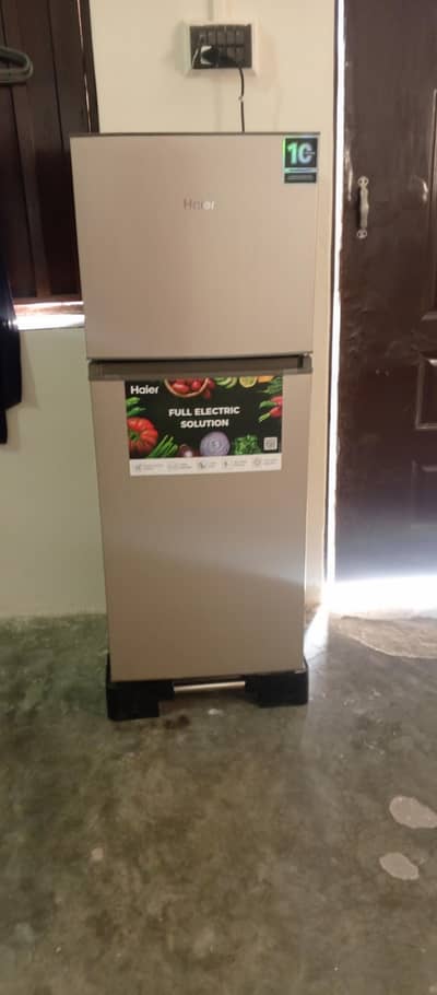 Fridge Small size 15 20 din use 10 years warranty