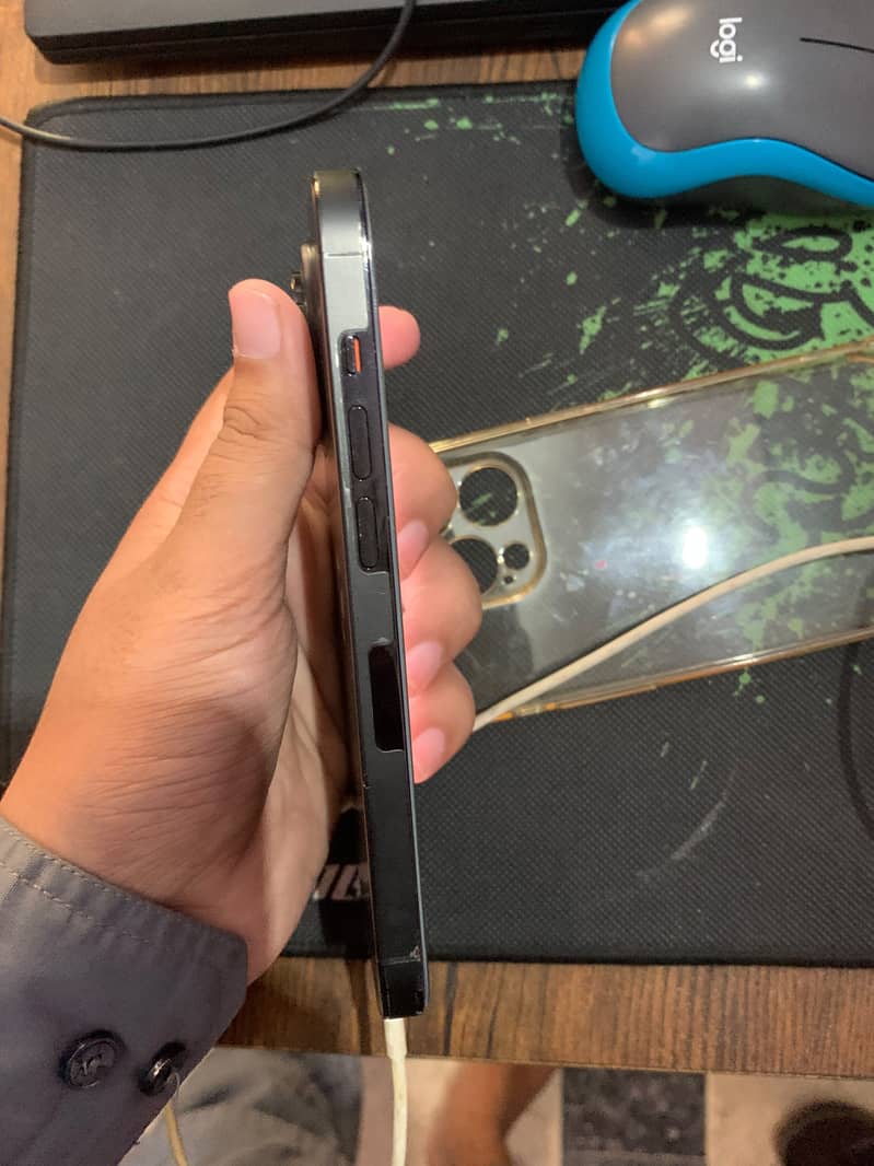 Apple iPhone 14 Pro 0