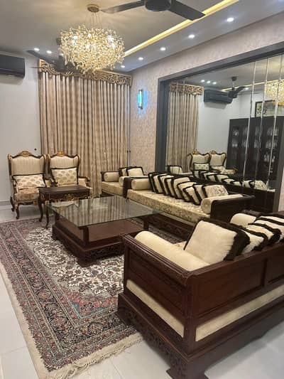 11 MARLA OWNER-BUILT HOUSE FOR SALE IN BAHRIA TOWN LAHORE NEAR THEME PARK