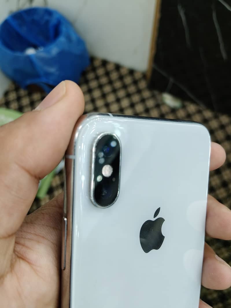 Apple iPhone XS 1