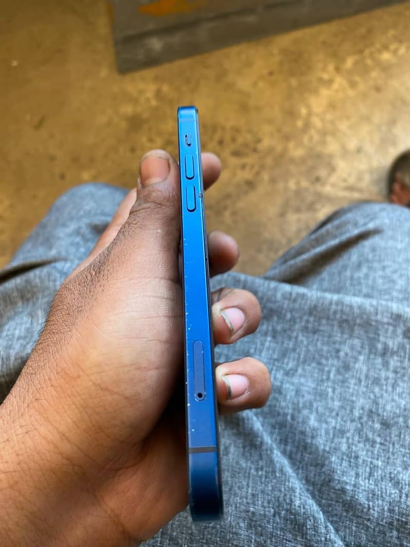 Apple iPhone 12 8