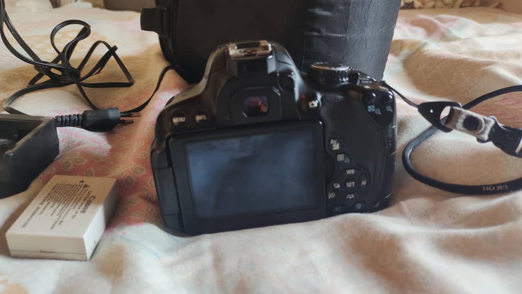 Canon 650D DSRL camera 0