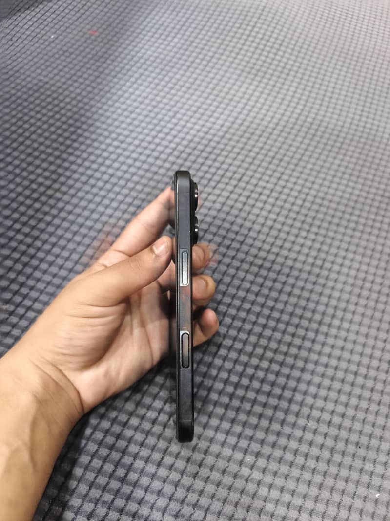iphone 16 pro 3